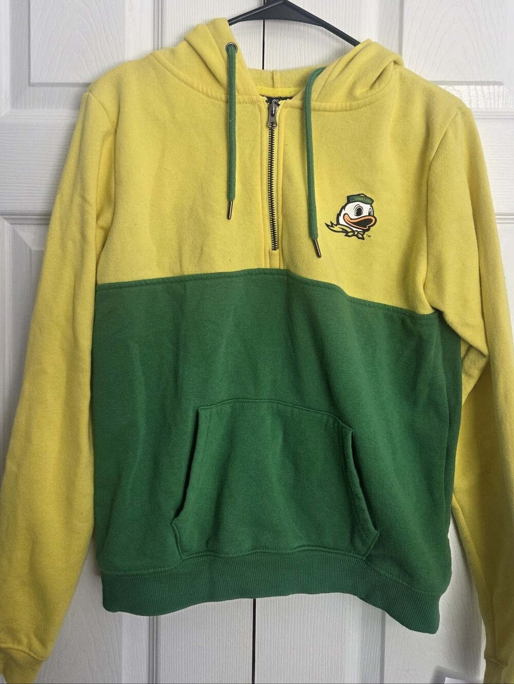 Colosseum Womens Oregon Ducks Half Zip Hoodie - Size SMALL